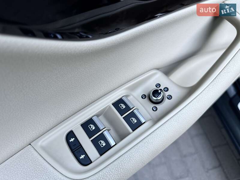 Внедорожник / Кроссовер Audi Q7 2015 в Киеве