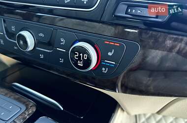Внедорожник / Кроссовер Audi Q7 2015 в 
