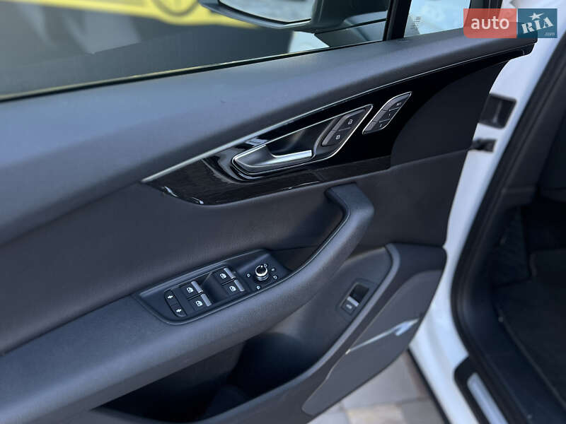 Внедорожник / Кроссовер Audi Q7 2017 в Киеве