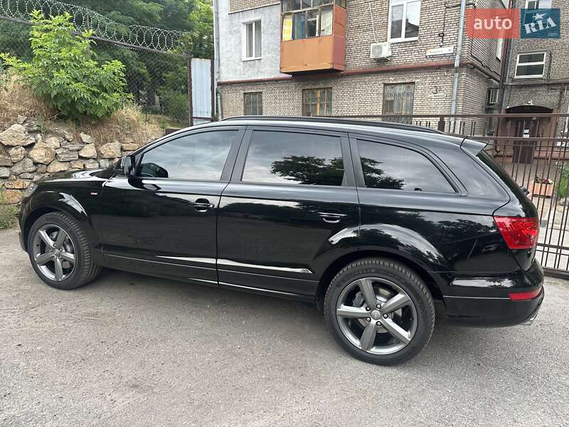 Позашляховик / Кросовер Audi Q7 2013 в Запоріжжі