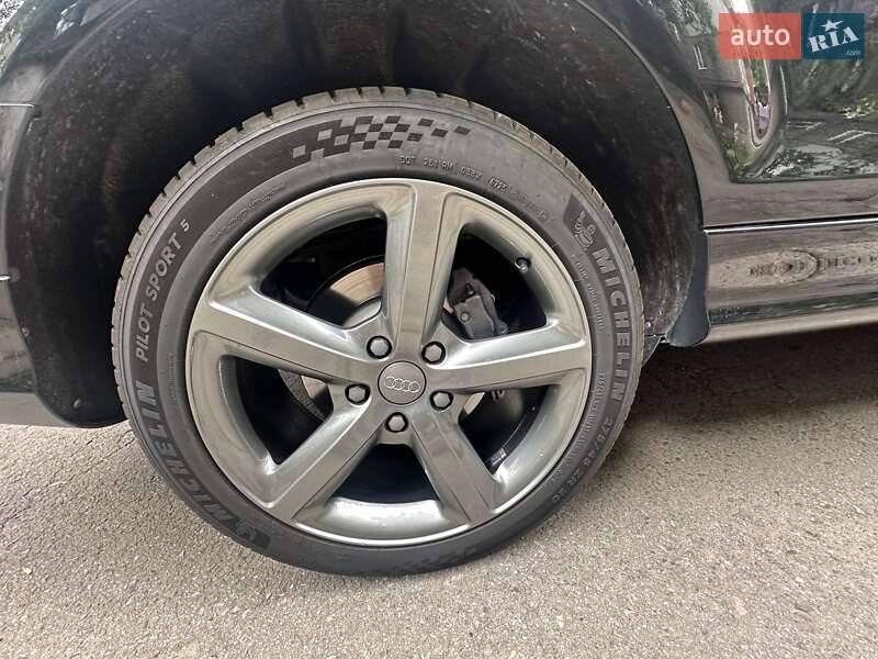 Позашляховик / Кросовер Audi Q7 2013 в Запоріжжі