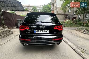 Позашляховик / Кросовер Audi Q7 2013 в 