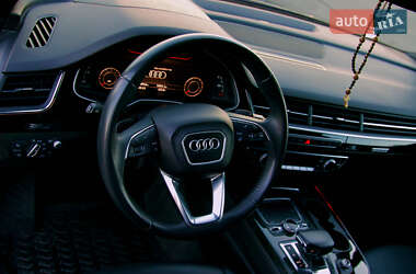 Внедорожник / Кроссовер Audi Q7 2018 в 