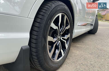 Внедорожник / Кроссовер Audi Q7 2017 в 