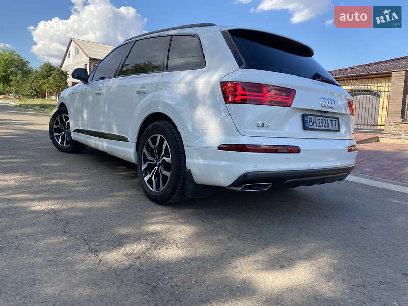 Внедорожник / Кроссовер Audi Q7 2017 в Одессе