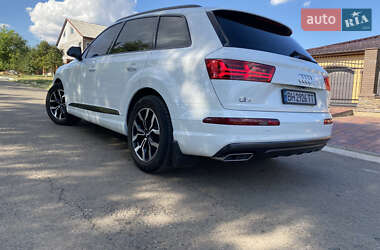 Внедорожник / Кроссовер Audi Q7 2017 в 