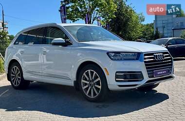 Внедорожник / Кроссовер Audi Q7 2017 в 