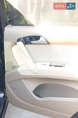 Внедорожник / Кроссовер Audi Q7 2012 в 