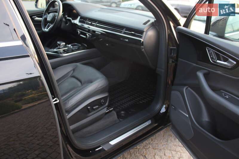 Внедорожник / Кроссовер Audi Q7 2016 в Жовкве