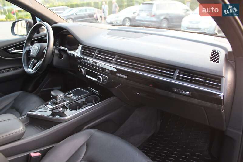 Внедорожник / Кроссовер Audi Q7 2016 в Жовкве