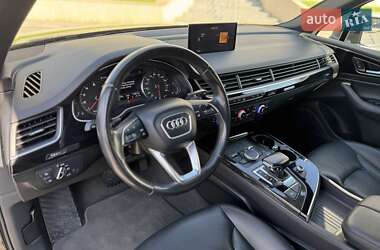 Позашляховик / Кросовер Audi Q7 2016 в 