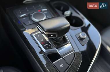 Позашляховик / Кросовер Audi Q7 2016 в 