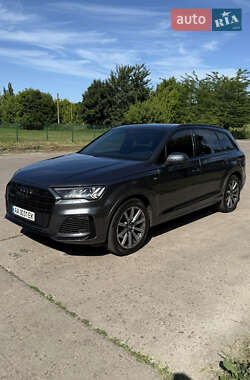 Внедорожник / Кроссовер Audi Q7 2020 в 