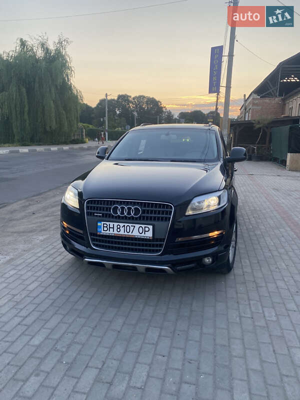 Внедорожник / Кроссовер Audi Q7 2006 в Тростянце