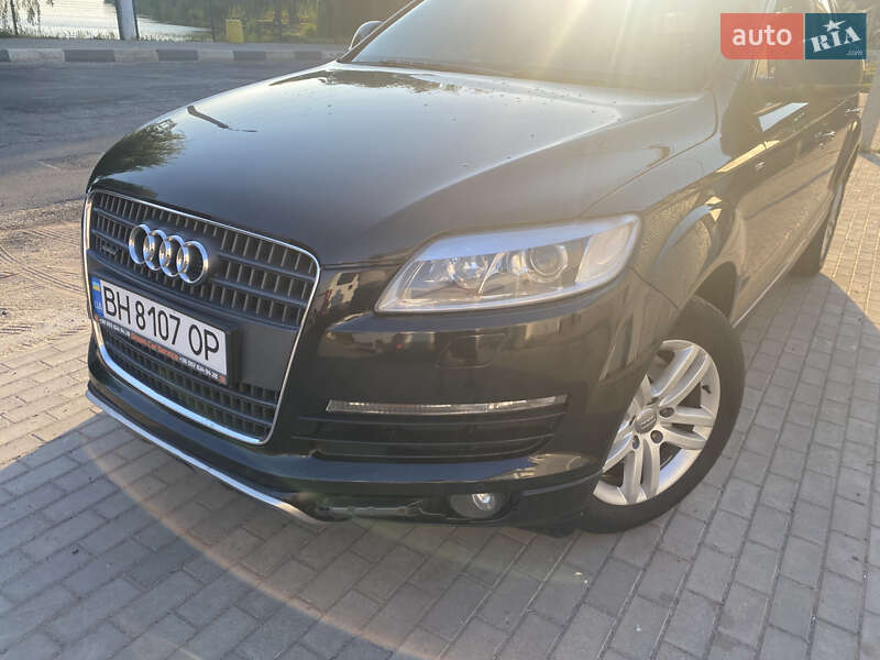 Внедорожник / Кроссовер Audi Q7 2006 в Тростянце