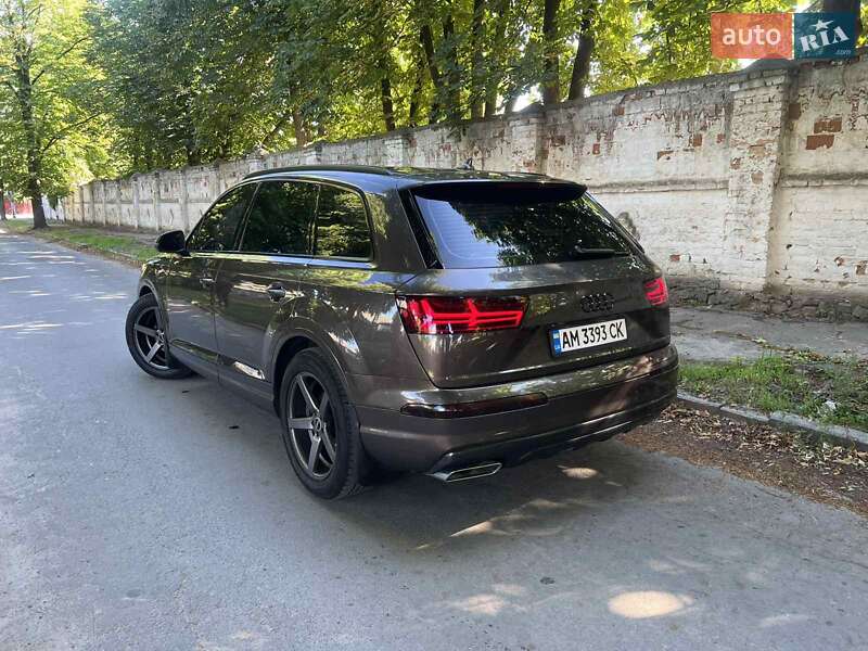 Внедорожник / Кроссовер Audi Q7 2018 в Звягеле