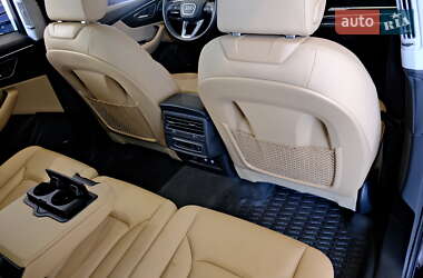 Внедорожник / Кроссовер Audi Q7 2021 в 