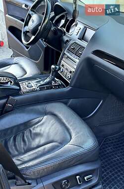 Позашляховик / Кросовер Audi Q7 2012 в 