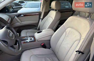 Внедорожник / Кроссовер Audi Q7 2015 в 