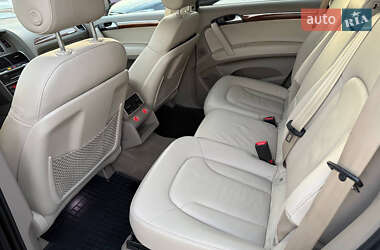 Внедорожник / Кроссовер Audi Q7 2015 в 