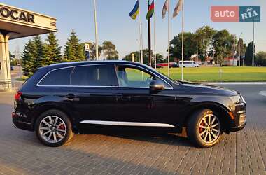 Внедорожник / Кроссовер Audi Q7 2016 в 