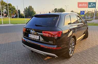 Внедорожник / Кроссовер Audi Q7 2016 в 