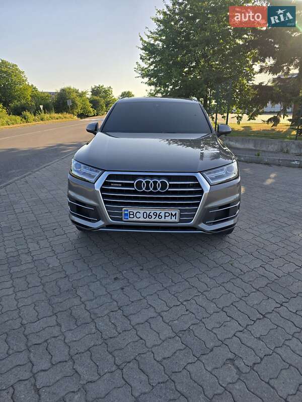 Внедорожник / Кроссовер Audi Q7 2017 в Яворове