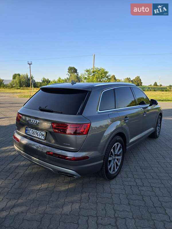 Внедорожник / Кроссовер Audi Q7 2017 в Яворове