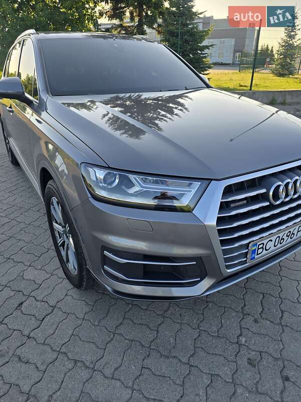 Внедорожник / Кроссовер Audi Q7 2017 в Яворове