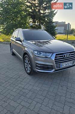 Внедорожник / Кроссовер Audi Q7 2017 в 