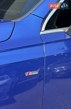 Позашляховик / Кросовер Audi Q7 2016 в 