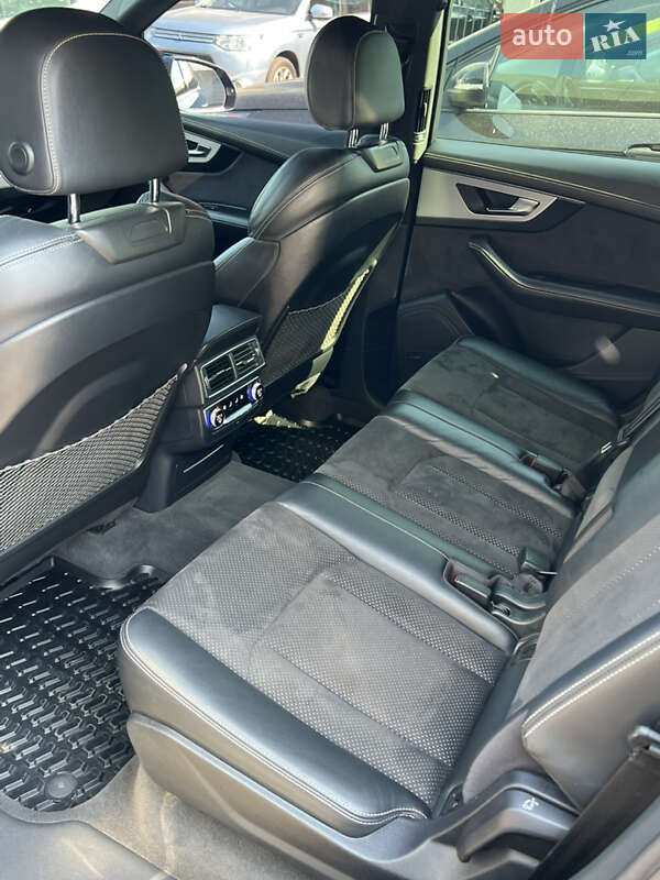 Позашляховик / Кросовер Audi Q7 2016 в Одесі