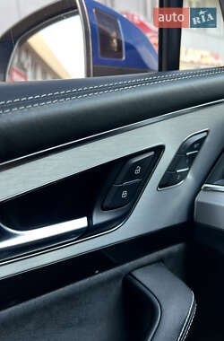 Позашляховик / Кросовер Audi Q7 2016 в 