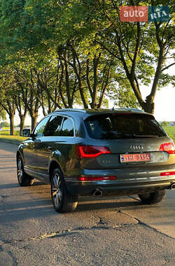 Внедорожник / Кроссовер Audi Q7 2013 в 