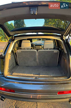 Внедорожник / Кроссовер Audi Q7 2013 в 
