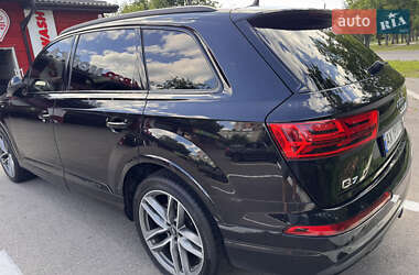 Внедорожник / Кроссовер Audi Q7 2017 в 