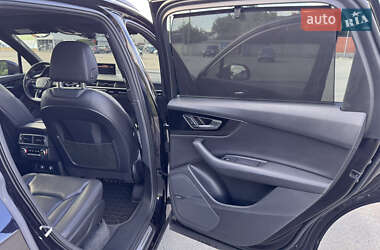 Внедорожник / Кроссовер Audi Q7 2017 в 