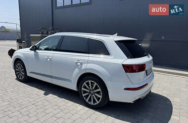 Внедорожник / Кроссовер Audi Q7 2017 в 