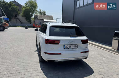 Внедорожник / Кроссовер Audi Q7 2017 в 