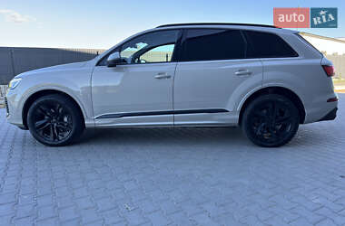 Внедорожник / Кроссовер Audi Q7 2021 в 