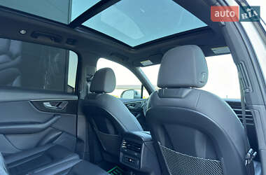 Внедорожник / Кроссовер Audi Q7 2021 в 