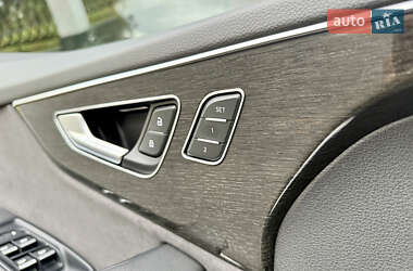 Позашляховик / Кросовер Audi Q7 2020 в 