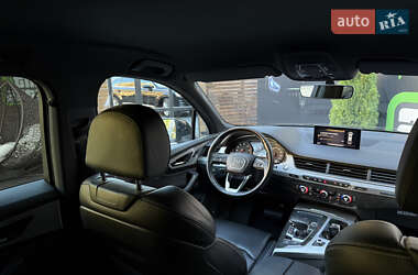 Внедорожник / Кроссовер Audi Q7 2016 в 