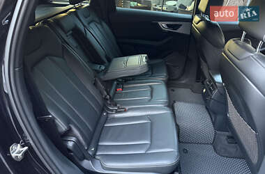 Внедорожник / Кроссовер Audi Q7 2016 в 