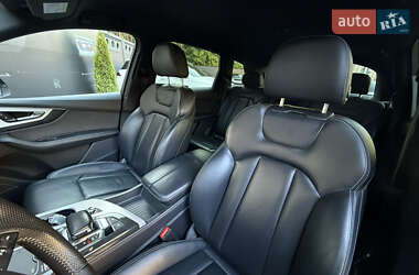 Внедорожник / Кроссовер Audi Q7 2016 в 
