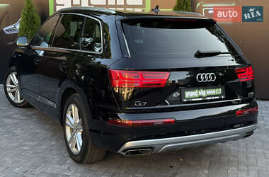 Внедорожник / Кроссовер Audi Q7 2016 в 