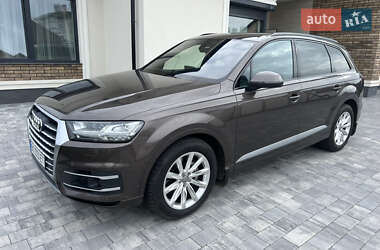 Позашляховик / Кросовер Audi Q7 2017 в 