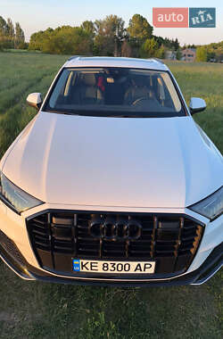 Внедорожник / Кроссовер Audi Q7 2022 в 