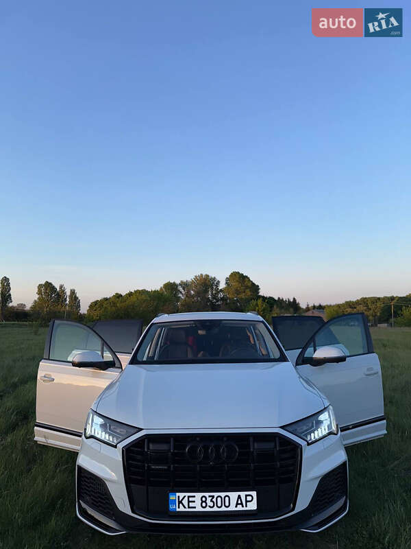 Внедорожник / Кроссовер Audi Q7 2022 в Киеве