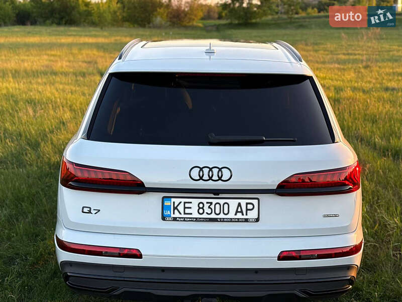 Внедорожник / Кроссовер Audi Q7 2022 в Киеве